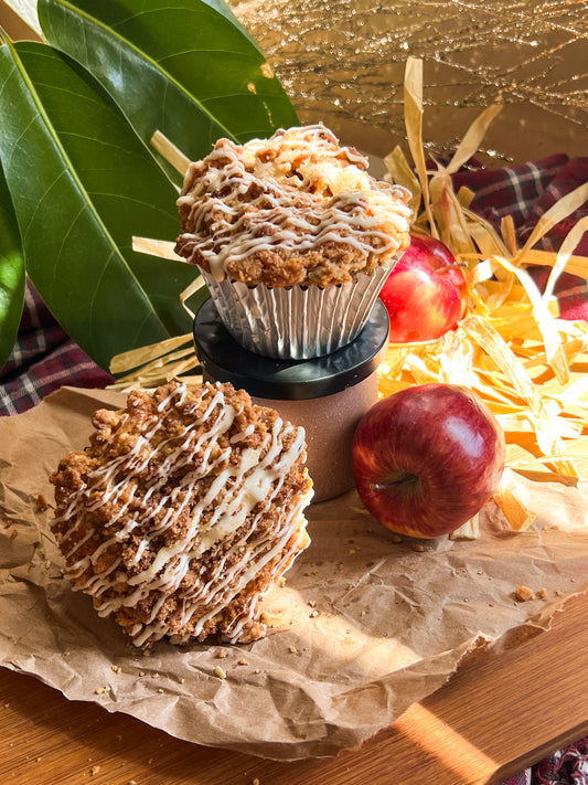 Cinnamon Apple Maple Crumble Muffins